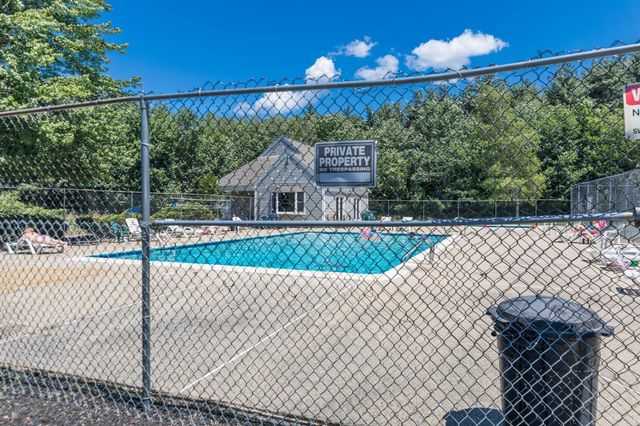 214 Springbrook Circle, Portsmouth, NH 03801