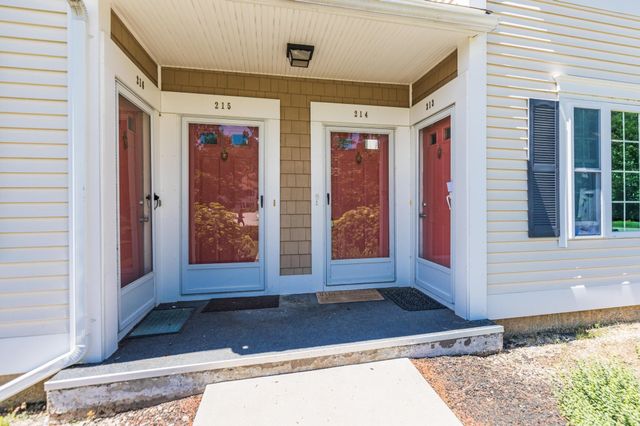 214 Springbrook Circle, Portsmouth, NH 03801