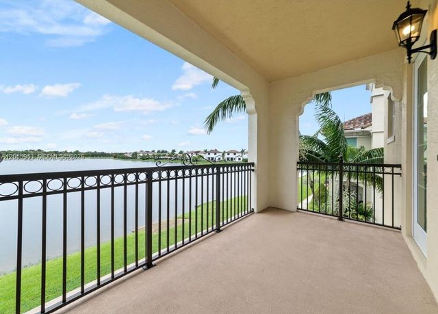 2955 Tortola Way, Cooper City, FL 33024