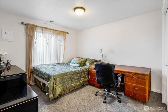 950 S Garden Drive, Moses Lake, WA 98837