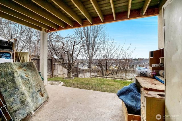 950 S Garden Drive, Moses Lake, WA 98837