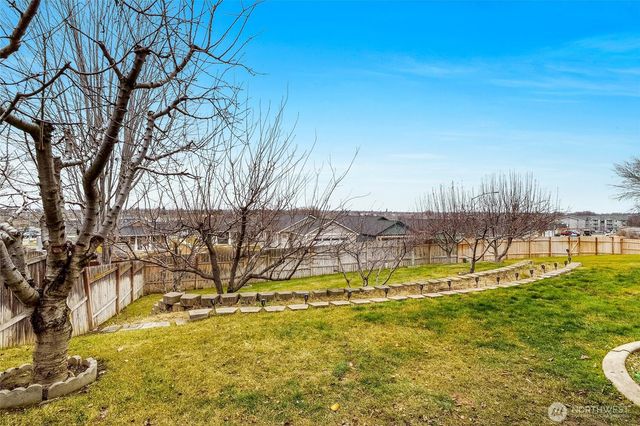 950 S Garden Drive, Moses Lake, WA 98837