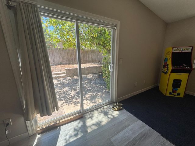 8936 Autumnwood Dr, Sacramento, CA 95826