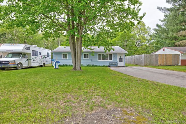 1601 Michael Street, Brandon Charter Township, MI 48462