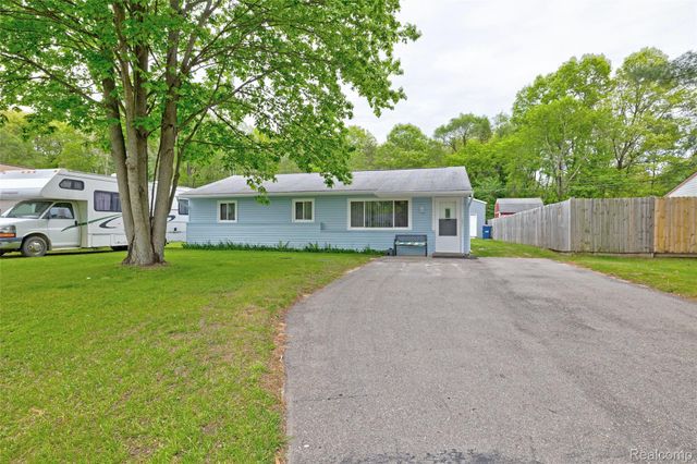 1601 Michael Street, Brandon Charter Township, MI 48462