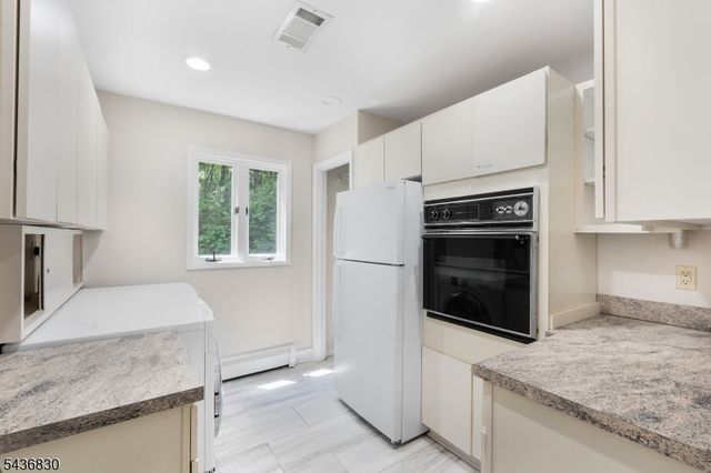 16 Perona Rd, Andover Twp., NJ 07821