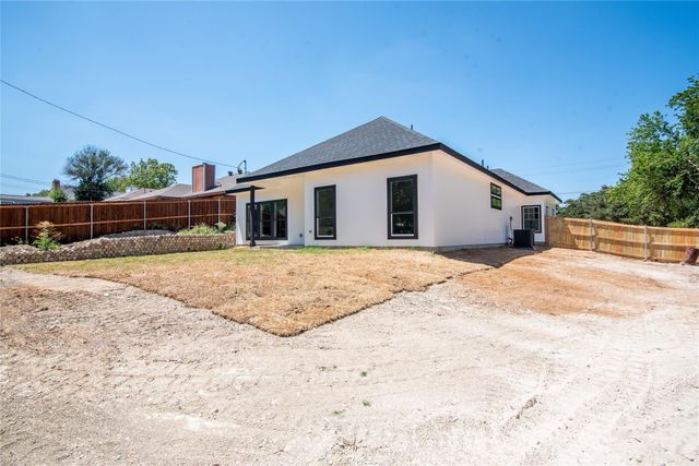 1800 Kirnwood Drive, Dallas, TX 75232