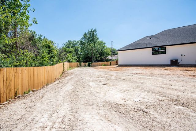 1800 Kirnwood Drive, Dallas, TX 75232