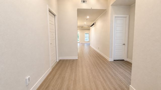 1800 Kirnwood Drive, Dallas, TX 75232
