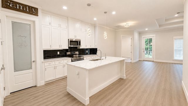 1800 Kirnwood Drive, Dallas, TX 75232