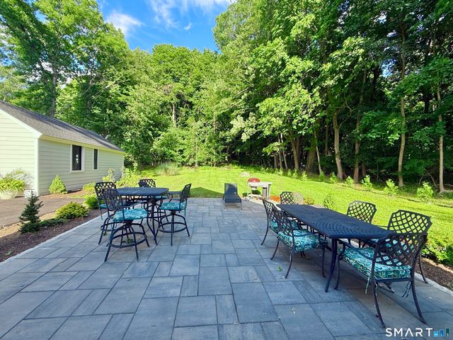 -225 Hoyt Street, Darien, CT 06820