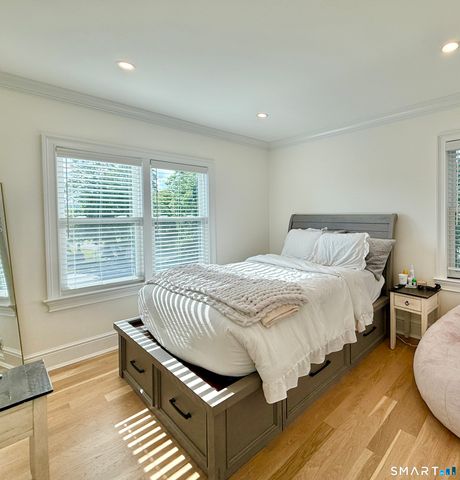 -225 Hoyt Street, Darien, CT 06820