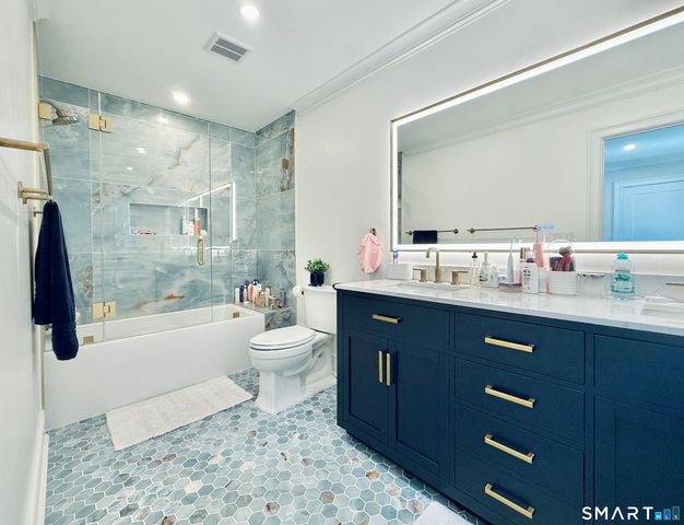 -225 Hoyt Street, Darien, CT 06820
