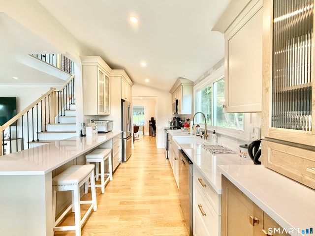 -225 Hoyt Street, Darien, CT 06820