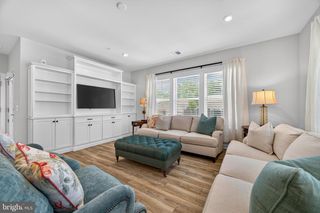 21630 HAWKSBILL HIGH CIR #202, Sterling, VA 20164