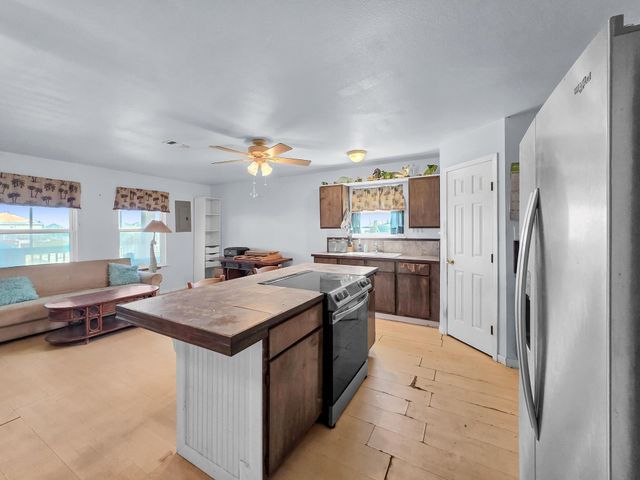 830 E Johnson Crawford Circle, Port Bolivar, TX 77650