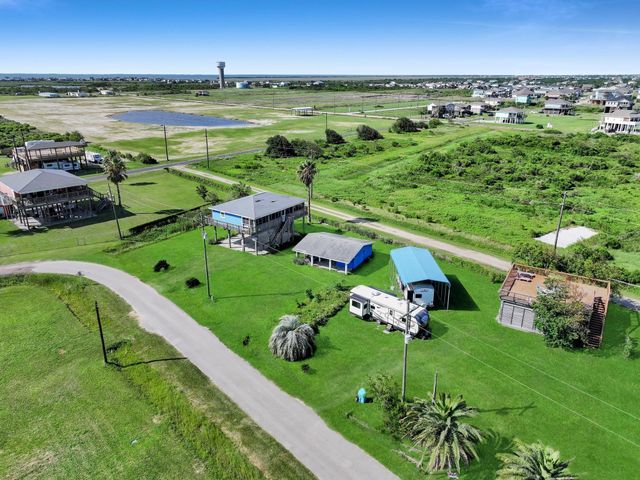 830 E Johnson Crawford Circle, Port Bolivar, TX 77650