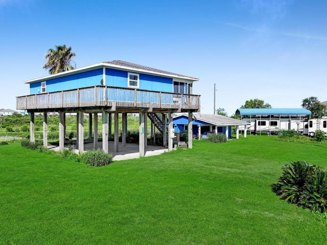 830 E Johnson Crawford Circle, Port Bolivar, TX 77650