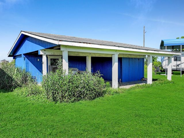 830 E Johnson Crawford Circle, Port Bolivar, TX 77650
