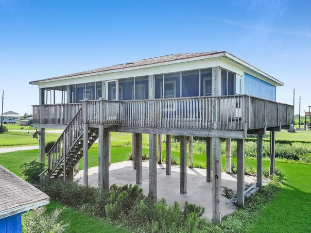 830 E Johnson Crawford Circle, Port Bolivar, TX 77650