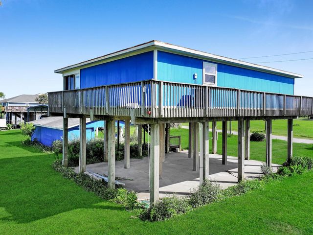 830 E Johnson Crawford Circle, Port Bolivar, TX 77650