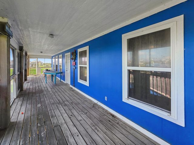 830 E Johnson Crawford Circle, Port Bolivar, TX 77650