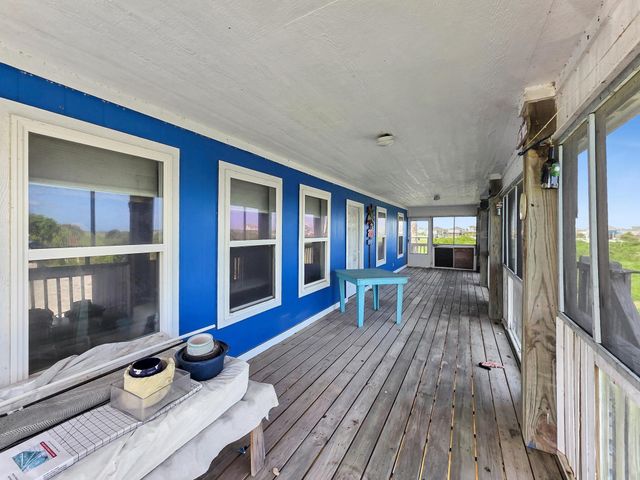 830 E Johnson Crawford Circle, Port Bolivar, TX 77650