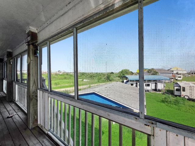 830 E Johnson Crawford Circle, Port Bolivar, TX 77650