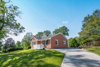 1235 Ashland Circle, Bedford, VA 24523