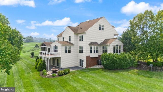 23044 CREIGHTON FARMS DR, Leesburg, VA 20175