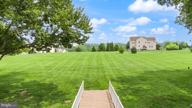 23044 CREIGHTON FARMS DR, Leesburg, VA 20175