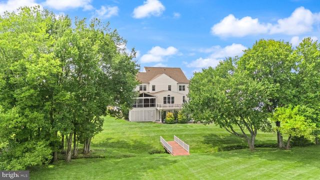 23044 CREIGHTON FARMS DR, Leesburg, VA 20175