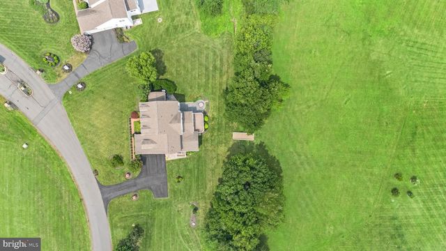 23044 CREIGHTON FARMS DR, Leesburg, VA 20175