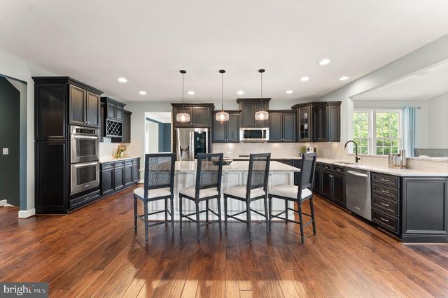 23044 CREIGHTON FARMS DR, Leesburg, VA 20175