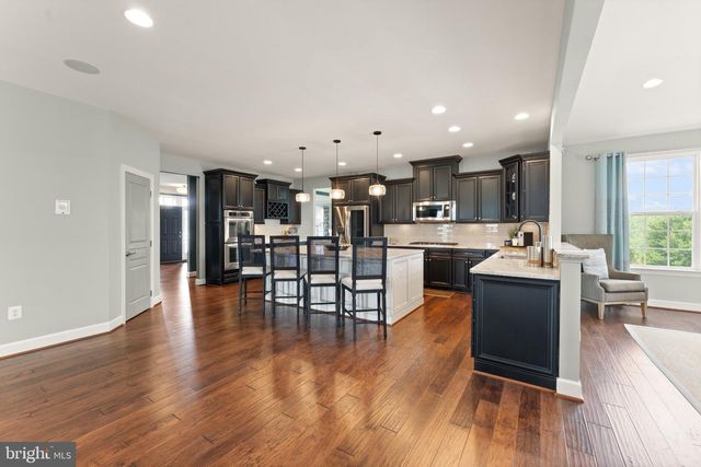 23044 CREIGHTON FARMS DR, Leesburg, VA 20175