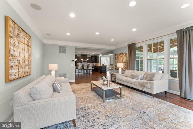 23044 CREIGHTON FARMS DR, Leesburg, VA 20175