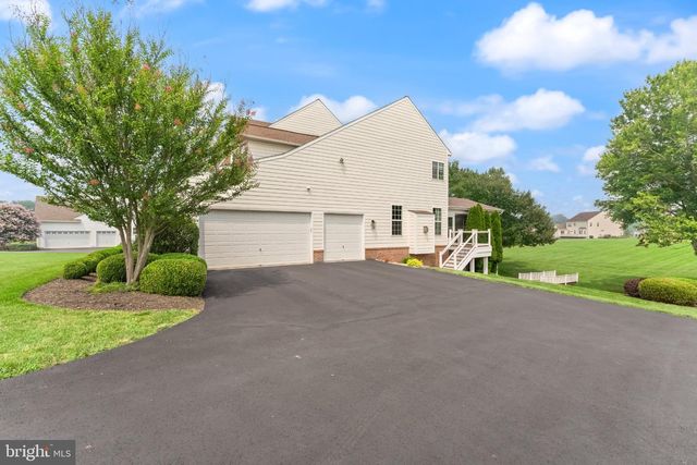 23044 CREIGHTON FARMS DR, Leesburg, VA 20175