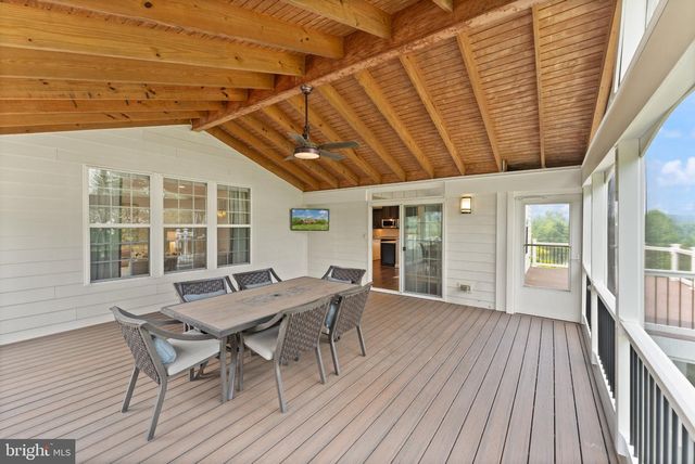 23044 CREIGHTON FARMS DR, Leesburg, VA 20175