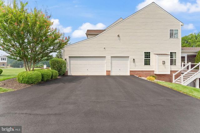 23044 CREIGHTON FARMS DR, Leesburg, VA 20175