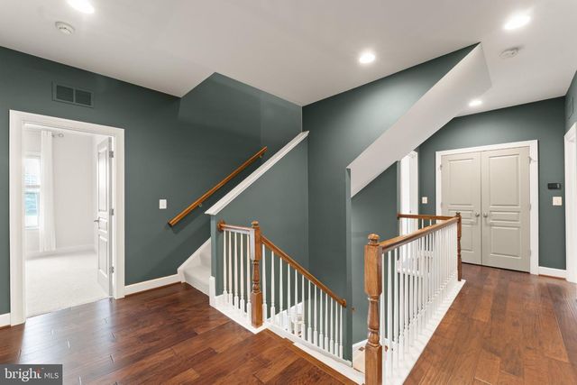 23044 CREIGHTON FARMS DR, Leesburg, VA 20175