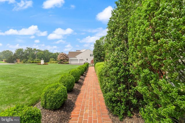 23044 CREIGHTON FARMS DR, Leesburg, VA 20175