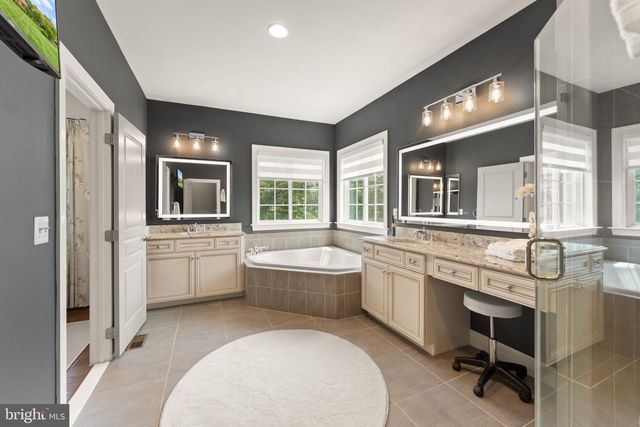 23044 CREIGHTON FARMS DR, Leesburg, VA 20175