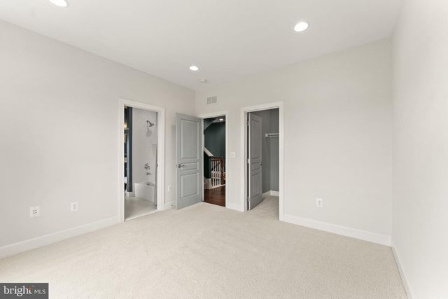 23044 CREIGHTON FARMS DR, Leesburg, VA 20175