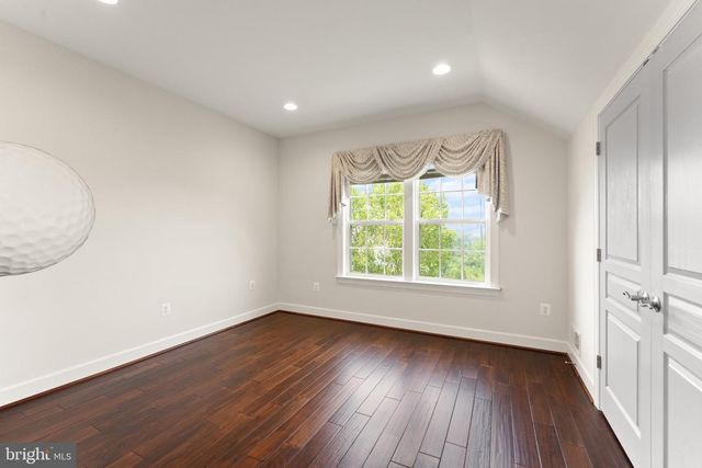 23044 CREIGHTON FARMS DR, Leesburg, VA 20175