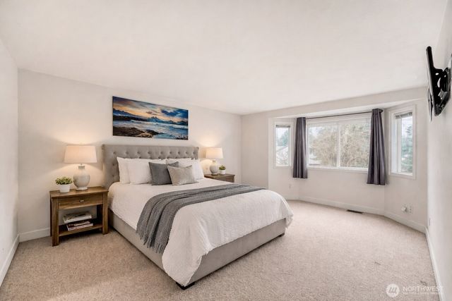 25403 Cumberland Way, Black Diamond, WA 98010