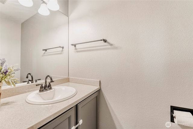 25403 Cumberland Way, Black Diamond, WA 98010