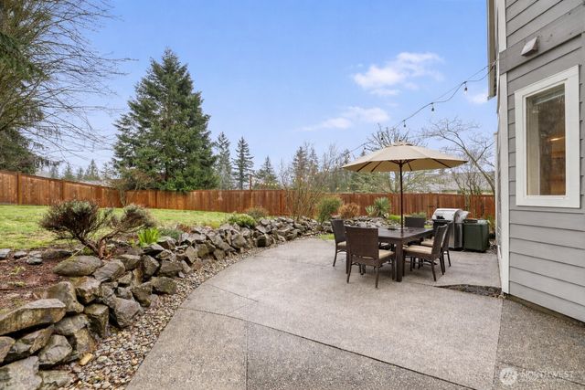 25403 Cumberland Way, Black Diamond, WA 98010