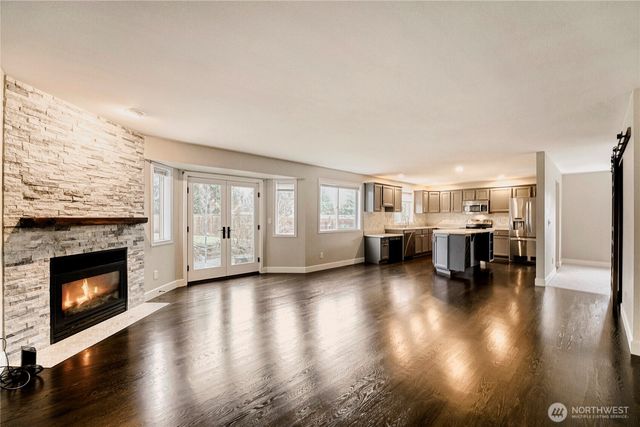 25403 Cumberland Way, Black Diamond, WA 98010