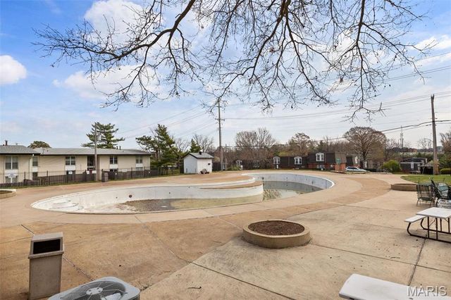 10415 Briarbend Drive 2, St Louis, MO 63146