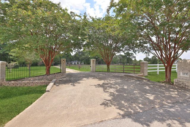 32010 Park Meadow Pass, Magnolia, TX 77355